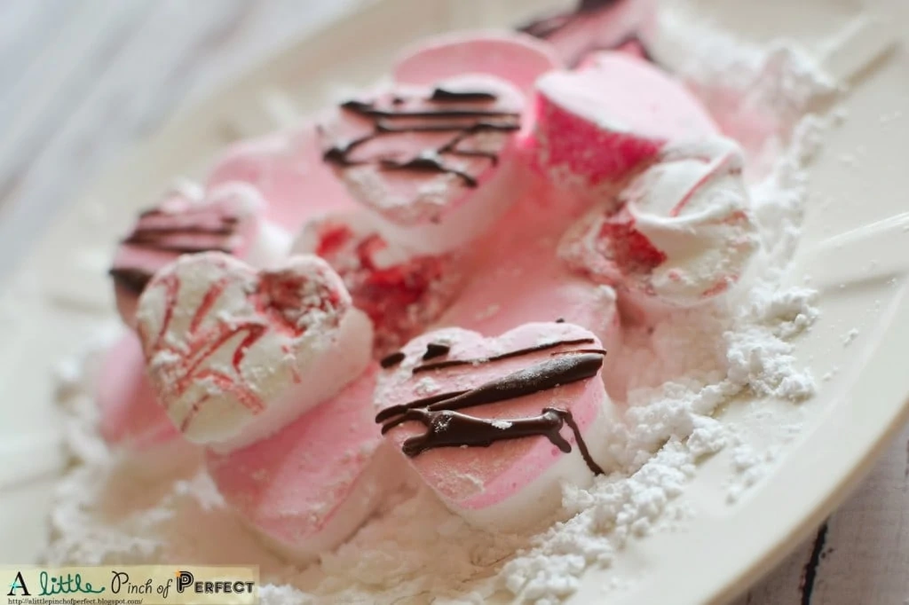How to Make Homemade Marshmallows for Valentines Day Hot Chocolate and Coffee #recipe #dessert