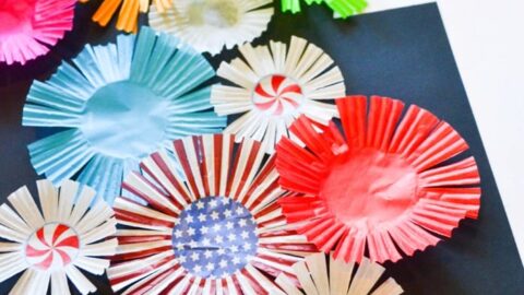 Cupcake Liner Fireworks Craft for Kids: Make colorful fireworks that seem to burst off the page using cupcake liners for an easy Patriotic Craft for the Fourth of July or New Year's Day (easy kids craft, summer, scissor skills)