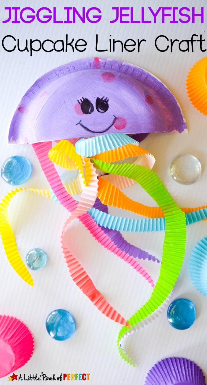 Jiggling Jellyfish Cupcake Liner Craft for Kids: Easy and mess free ocean themed craft to make (summer, sea life)