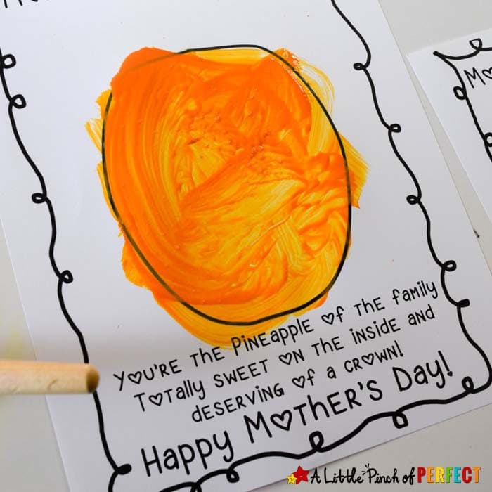 Mother's Day Pineapple Handprint Craft for Kids and Free Template (#mothersday #craft #kidscraft #craftsforkids #preschool)