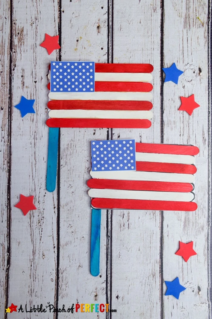 4th of July American Flag Popsicle Stick Craft and Free Template (#craft #kidscraft #kidsactivity #preschool #kindergarten #fourthofjuly #flagday #memorialday)