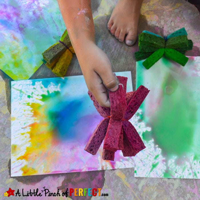 How to Make Chalk Bombs out of Sponges: An ultimate art experience for kids for sidewalks or paper (#summerfun #kidsactivities #boredombusters #kidsart)