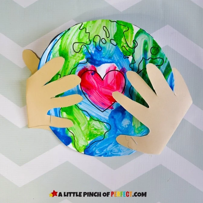 Earth in Hand Earth Day Kids Craft and Free Template #Earthday #craft #kidsactivity