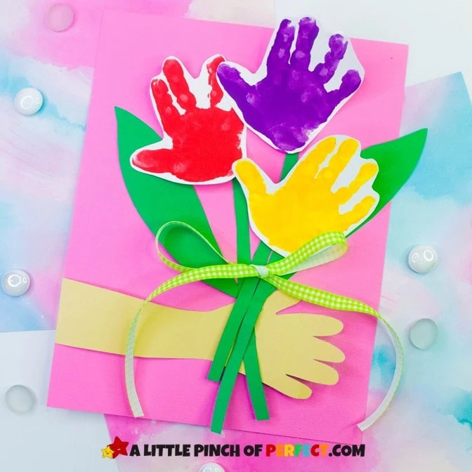 Handprint Bouquet of Flowers Kids Craft and Free Template #mothersday #kidsactivity #papercraft #preschool
