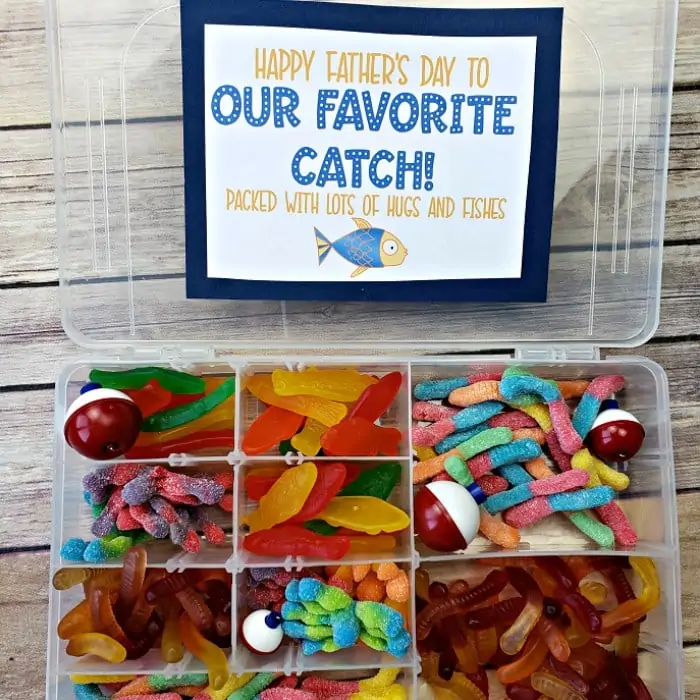 Fishing Tackle Box Candy Fathers Day  Gift for Kids to Make #fathersday #diy #kidscraft