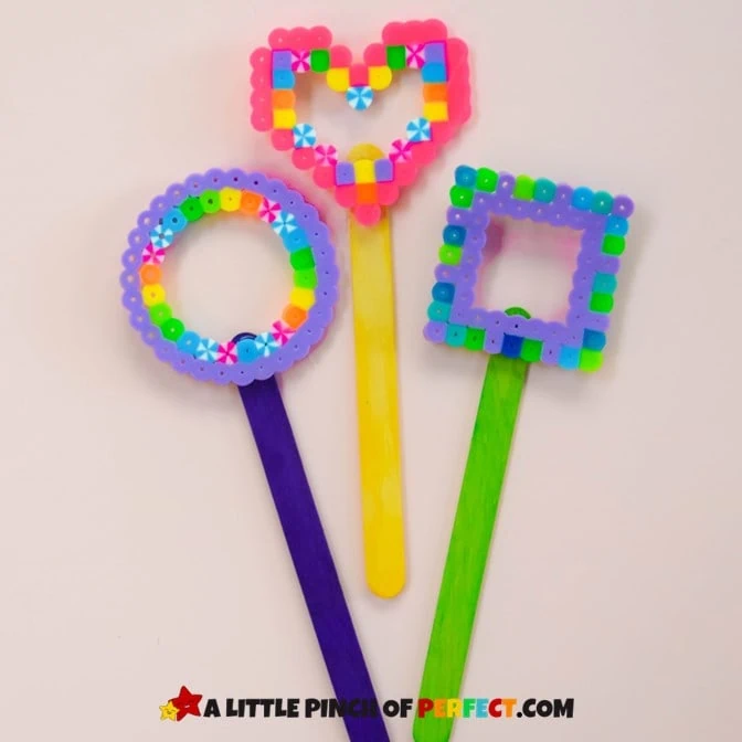 How to Make Bubble Wands out of Perler Beads for Fun with Kids #Kidsactivity #kidscraft #DIY #bubble