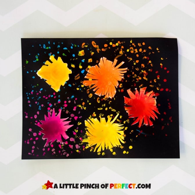 Learn how to make this EASY firework craft for kids to celebrate the 4th of July and New Year's! They will love adding the 3D egg carton fireworks to their art! #4thofjuly #independenceday #kidscraft