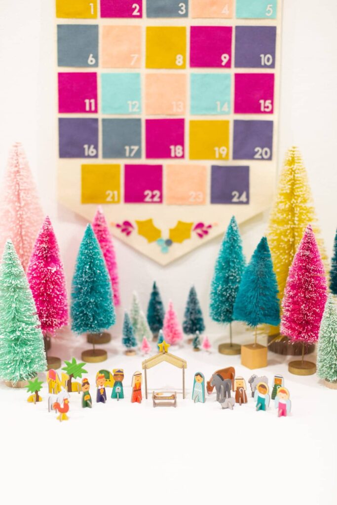 DIY Advent Calendar Ideas that are easy to make and countdown the days until Christmas. #adventcalendar #christmas #kidsactivity