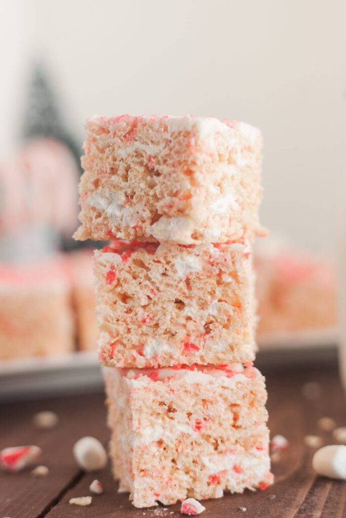 Peppermint Flavored Christmas Rice Krispie Treats: DIY Holiday Desserts