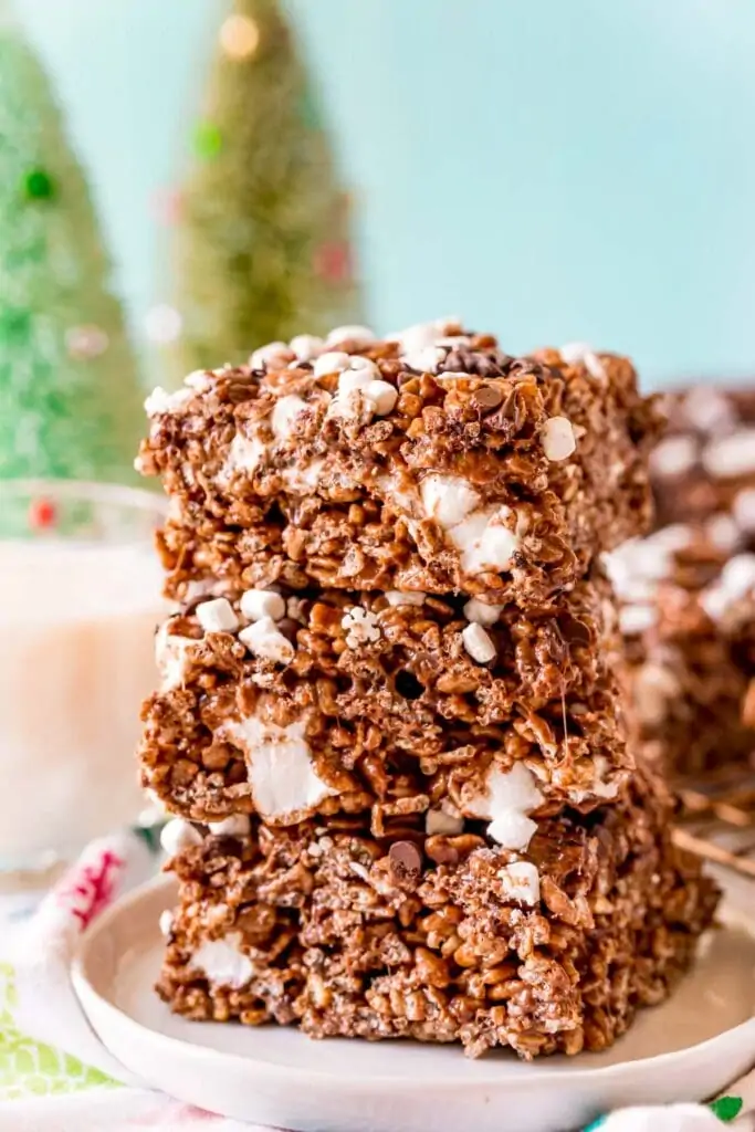 Hot Chocolate Christmas Rice Krispie Treats: DIY Holiday Desserts