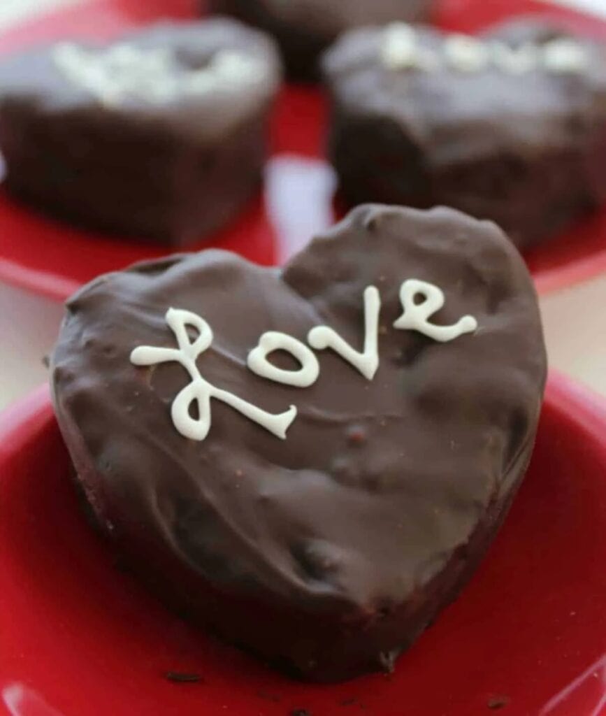 How to Make Cream Filled Double Chocolate Brownies for Valentine's Day #dessert #recipe