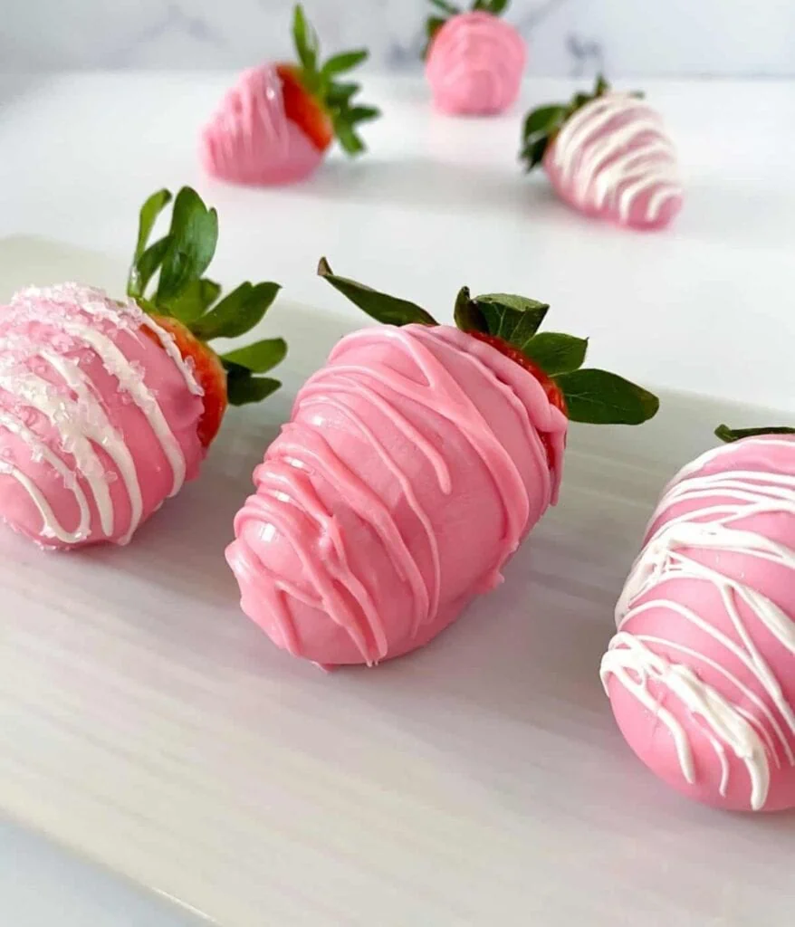 How to make Pink Covered Strawberries for Valentines Day #dessert #recipe