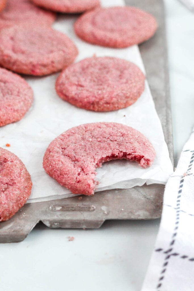 How to Make Pink Sugar Cookies for Valentines Day #dessert #recipe