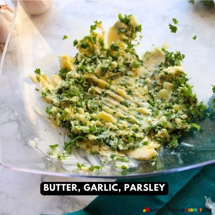Garlic Bread Butter Mix, Garlic and Herb Swirl Bread #recipes #familyrecipes #garlicbread