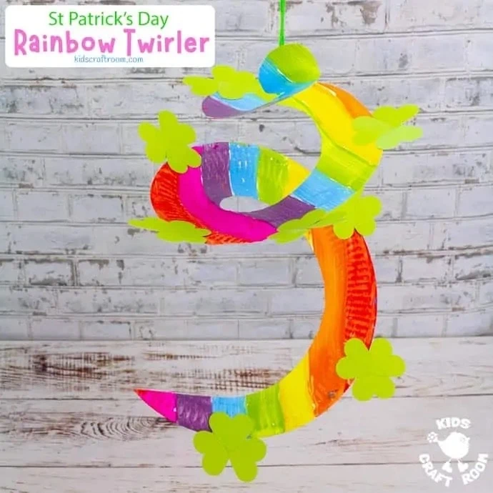 Easy and Fun St. Patrick’s Day Crafts for Kids and Preschoolers: Paper Plate Rainbow Twirler Craft! #kidsactivity #craft #stpatricksday