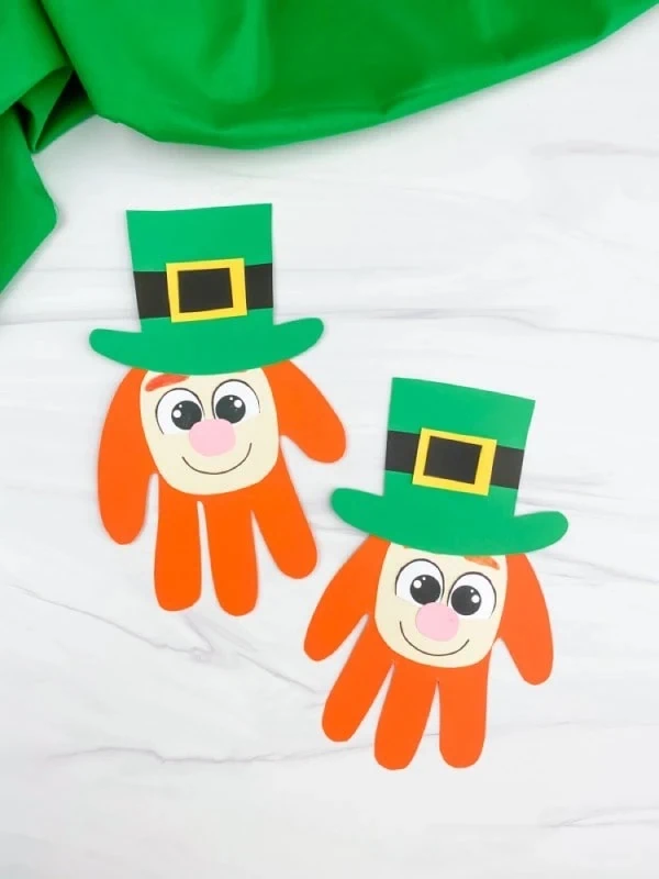 Easy and Fun St. Patrick’s Day Crafts for Kids and Preschoolers: Leprechaun Handprint Craft! #kidsactivity #craft #stpatricksday