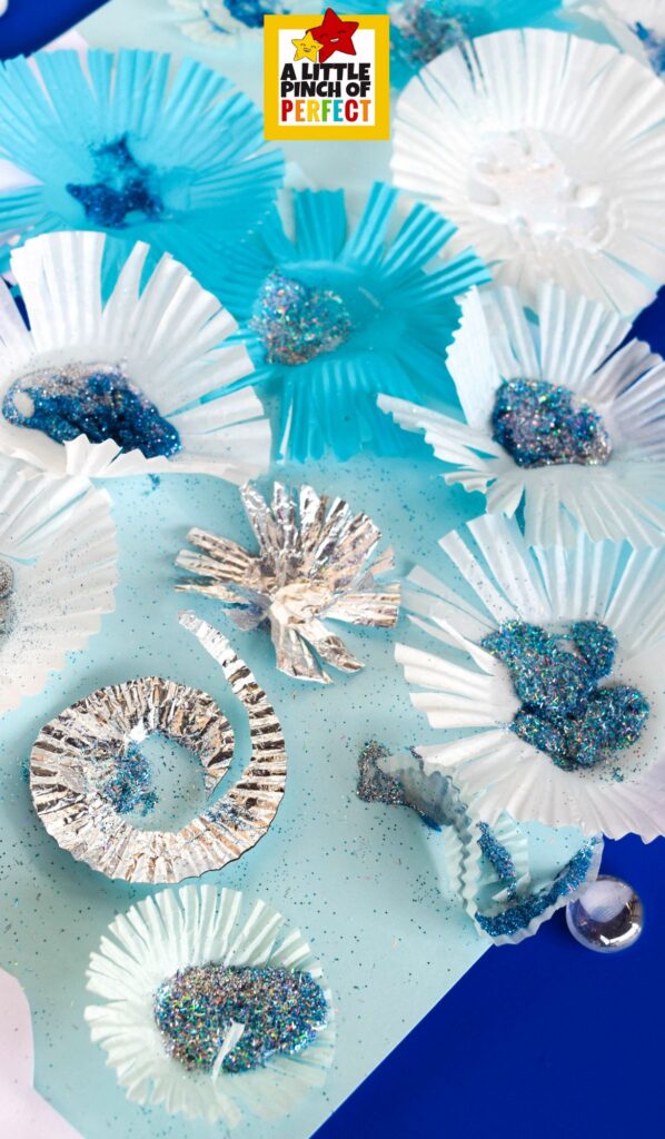 Snowflake Craft for Kids: Easy winter snowflake craft for kids using cupcake liners